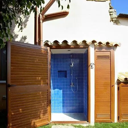 Con Barbecue Con Giardino Vista Mare פולה